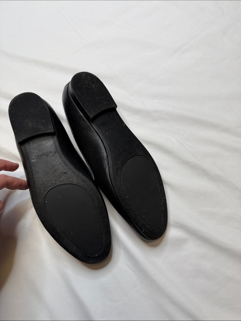 Vionic Women’s Black Leather Slip-On Loafers flats sz 9 casual - Picture 6 of 8